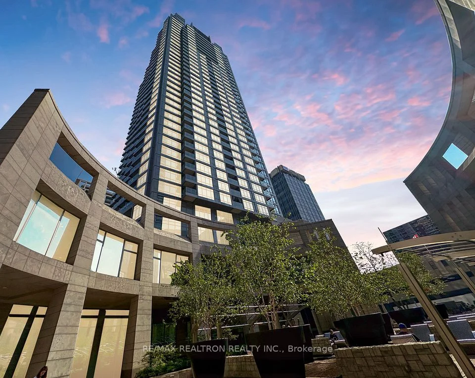 2181 Yonge Street 2706, Toronto C10, ON M4S 3H7