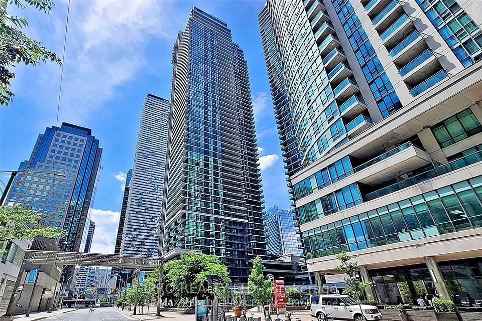 33 Bay Street 2904, Toronto C01, ON M5J 2Z3