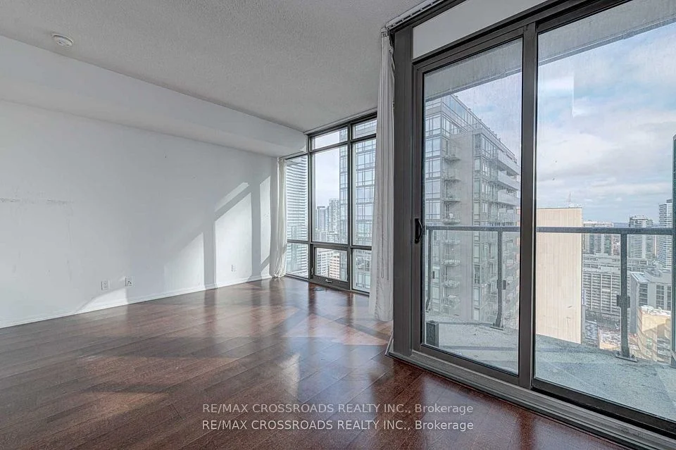 832 Bay Street 3007, Toronto C01, On M5s 1z6