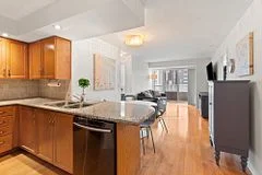 250 Wellington Street W 1232, Toronto C01, ON M5V 3P6