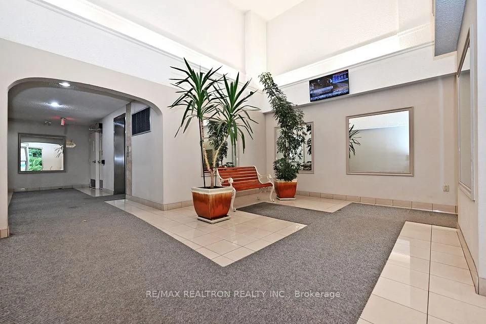 4005 Don Mills Road 322, Toronto C15, ON M2H 3J9