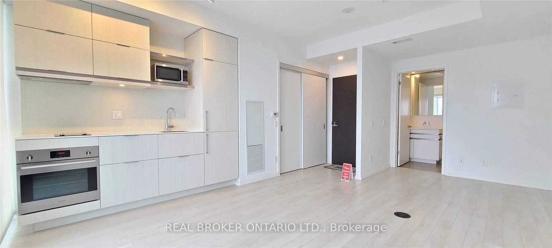 197 Yonge Street 1608, Toronto C08, ON M5B 1M4