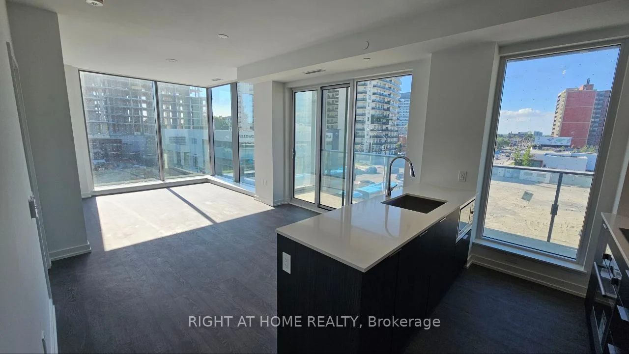 7 Golden Lion Heights Heights N438, Toronto C14, ON M2M 0C1