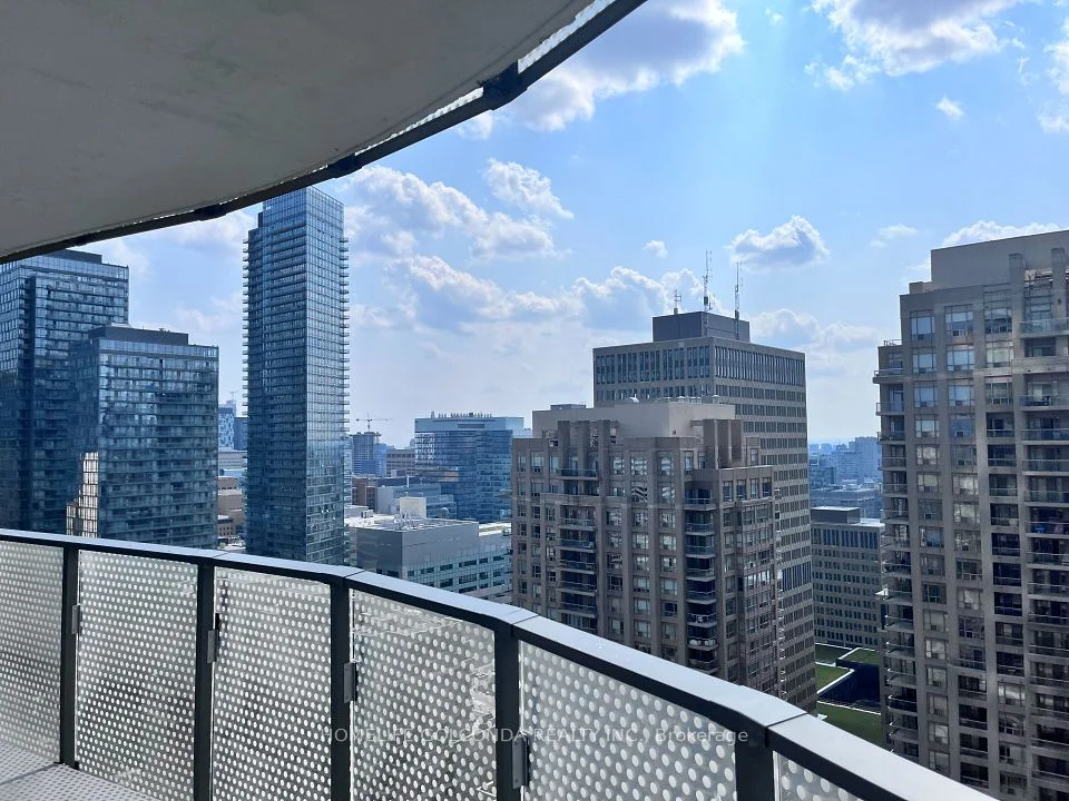 11 Wellesley Street W 2408, Toronto C01, ON M4Y 0G4