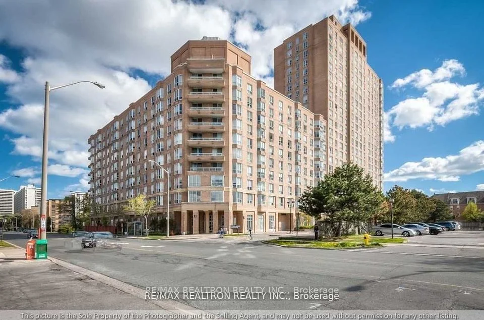 11 Thorncliffe Park Drive 313, Toronto C11, ON M4H 1P3