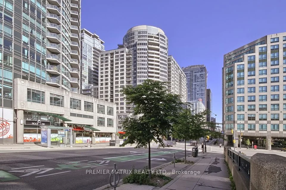 20 Blue Jays Way 222, Toronto C01, ON M5V 3W6