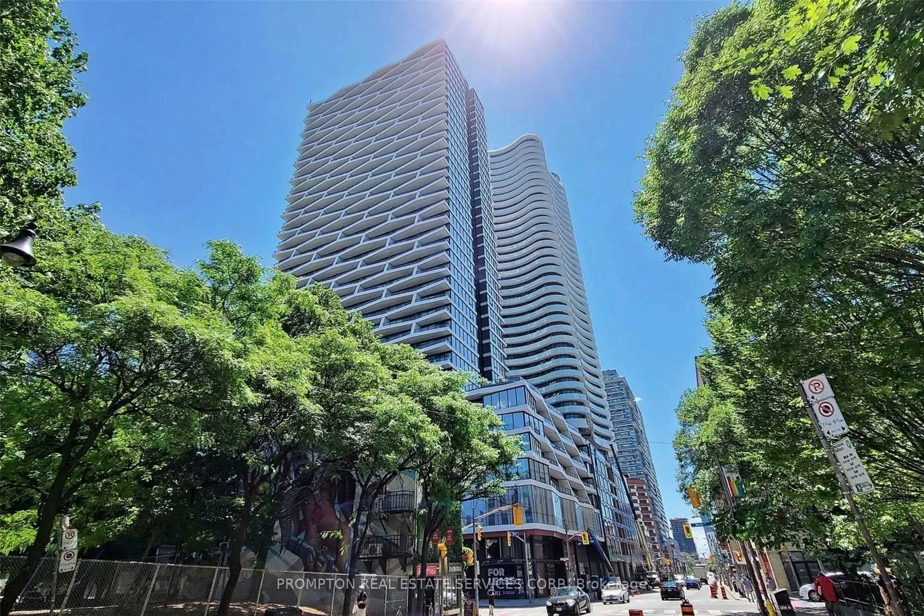 85 Wood Street 4205, Toronto C08, On M4y 0e9