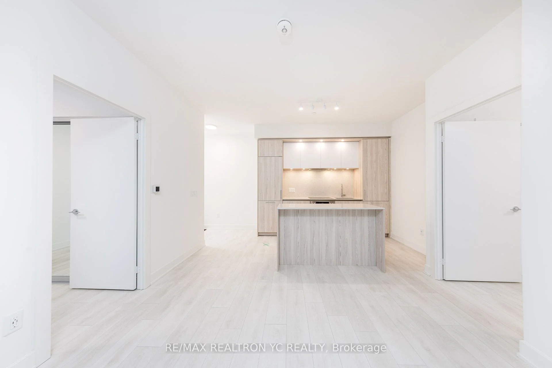 15 Mercer Street 501, Toronto C01, On M5v 0t8