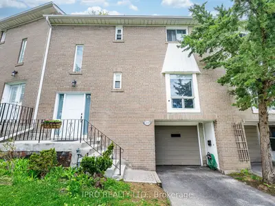 Condo Townhouse in Toronto