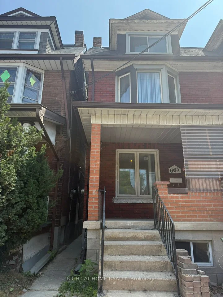 665 Ossington Avenue, Toronto C01, ON M6G 3T6