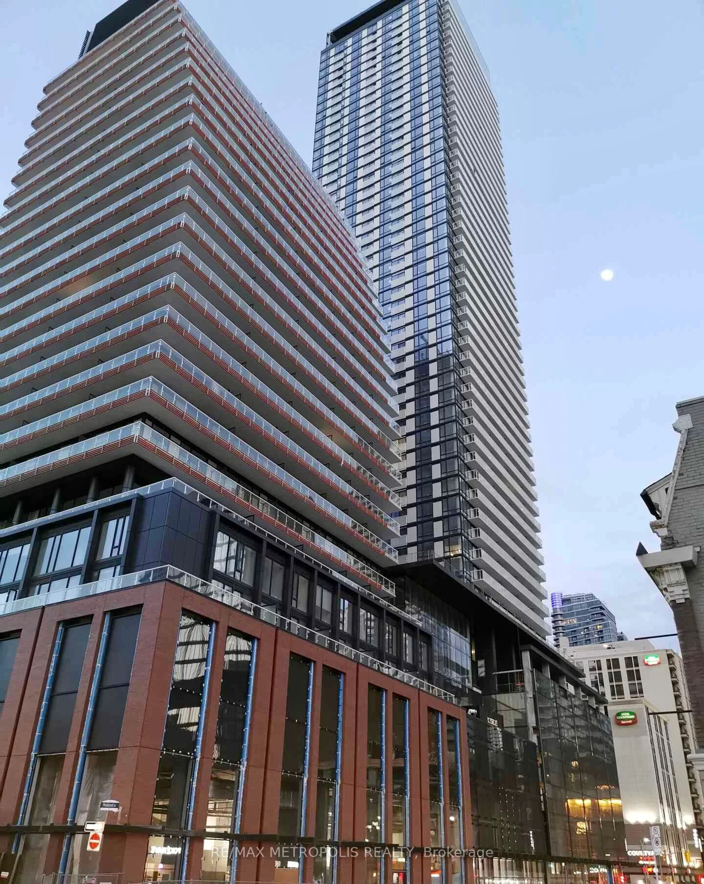 18 Maitland Terrace 907, Toronto C08, On M4y 0h2