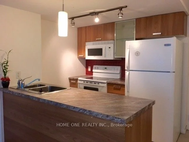 38 Grenville Street 706, Toronto C01, ON M4Y 1A5
