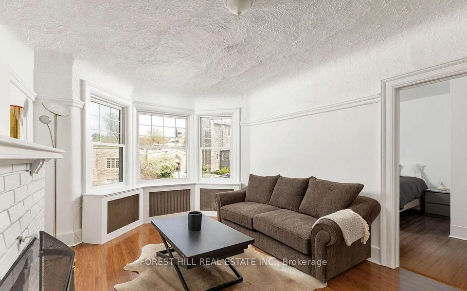 303 Lonsdale Road 2nd Floor, Toronto C02, ON M4V 1X3