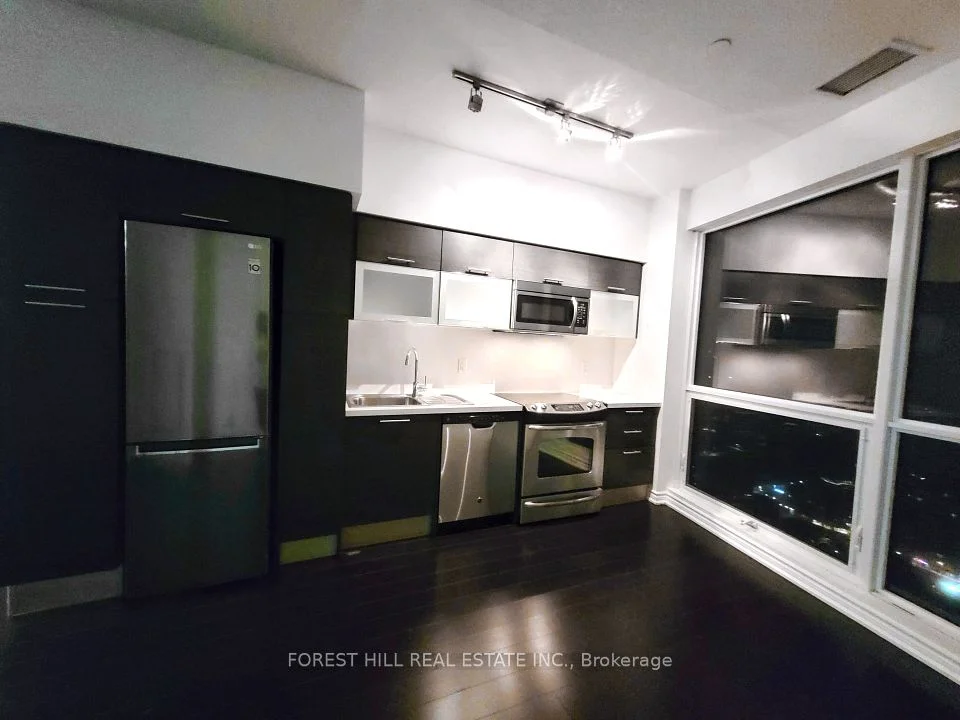 386 Yonge Street 4006, Toronto C01, ON M5B 0A4