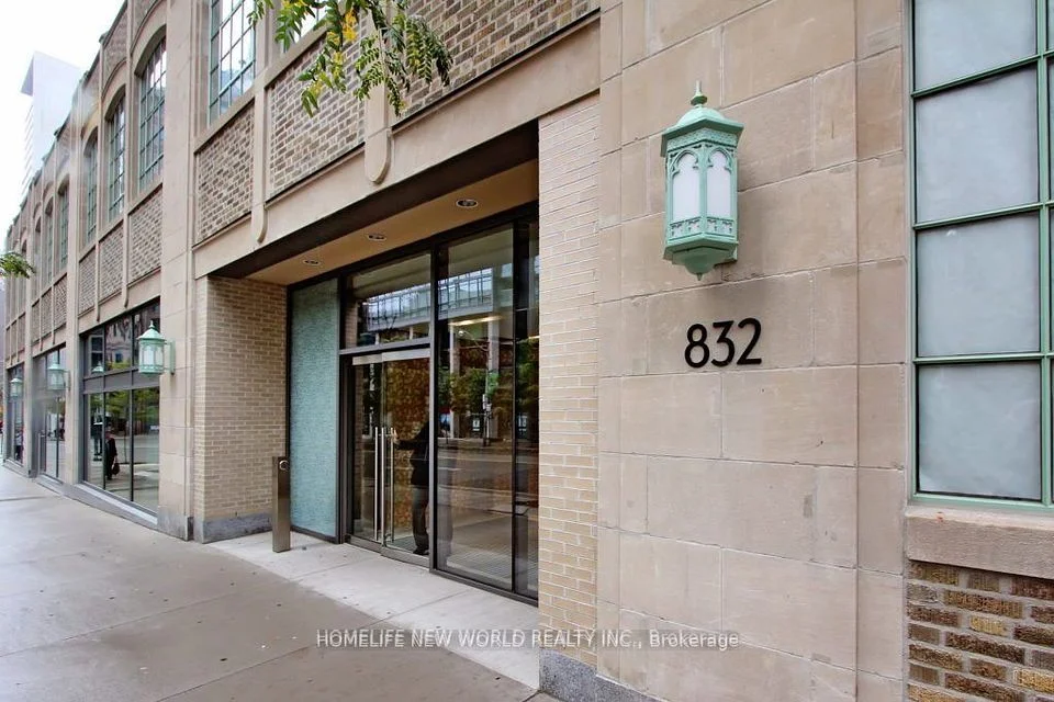 832 Bay Street 907, Toronto C01, ON M5S 1Z6
