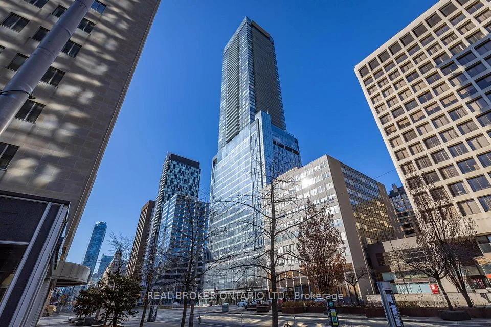488 University Avenue 4403, Toronto C01, On M5g 0c1
