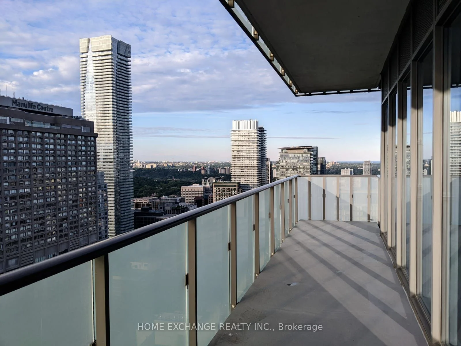 65 St Mary Street LPH-07, Toronto C01, ON M5S 0A6