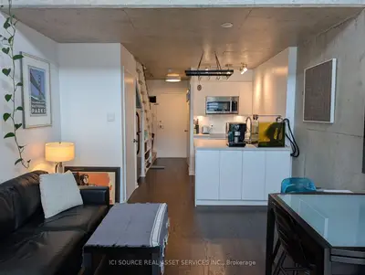 Condo Apartment in Toronto