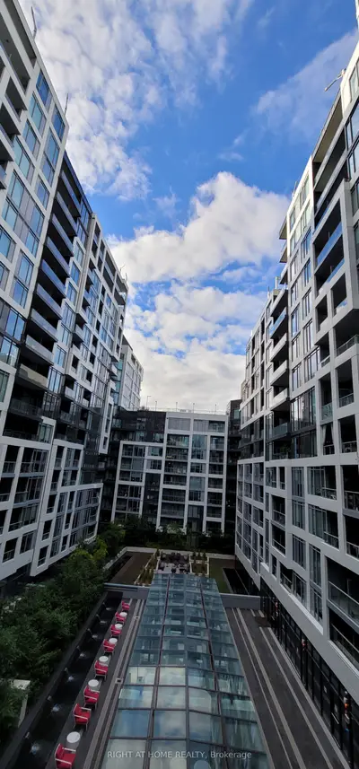 Condo Apartment in Toronto