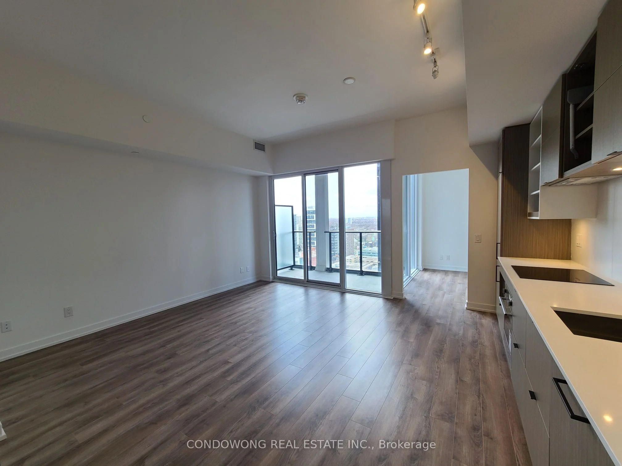 20 Edward Street 2719, Toronto C01, ON M5G 0C5