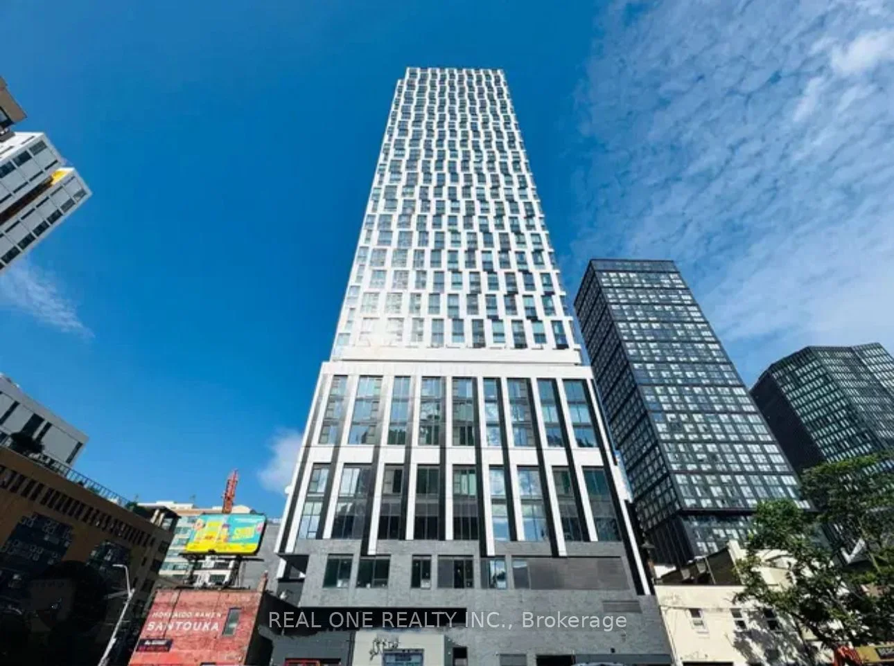 252 church Street 806, Toronto C08, ON M5B 0E6