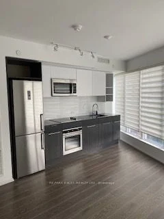 68 Shuter Street 1008, Toronto C08, On M5b 1b4