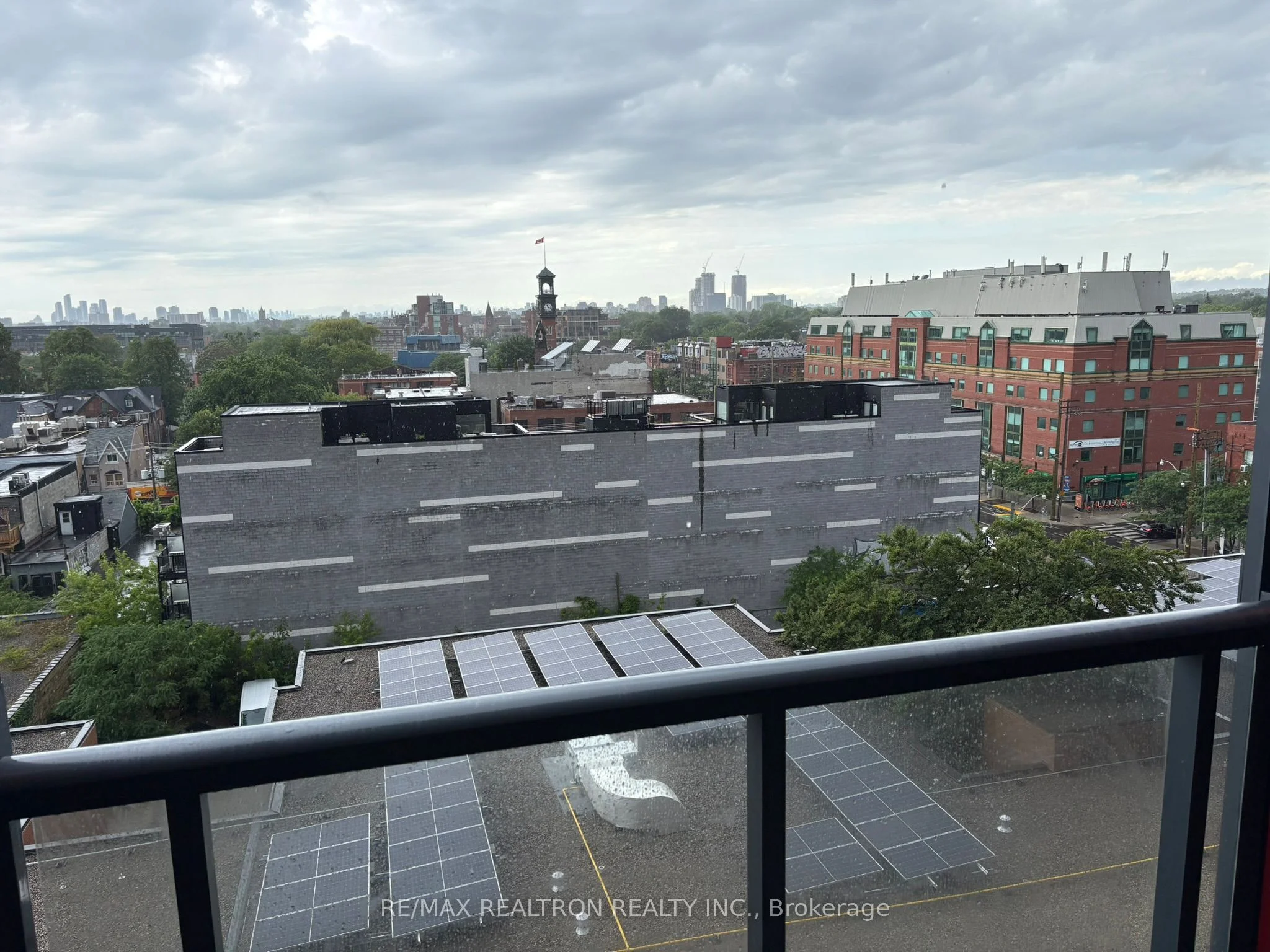 297 College Street 812, Toronto C01, ON M5T 1S2