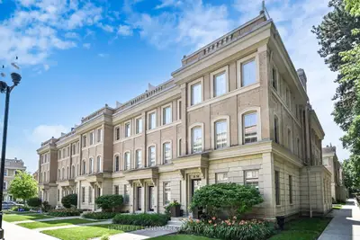 Condo Townhouse in Toronto