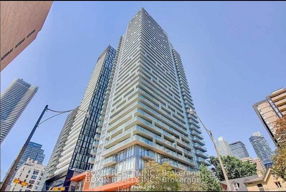 50 Wellesley Street E 907, Toronto C08, ON M4Y 1G2