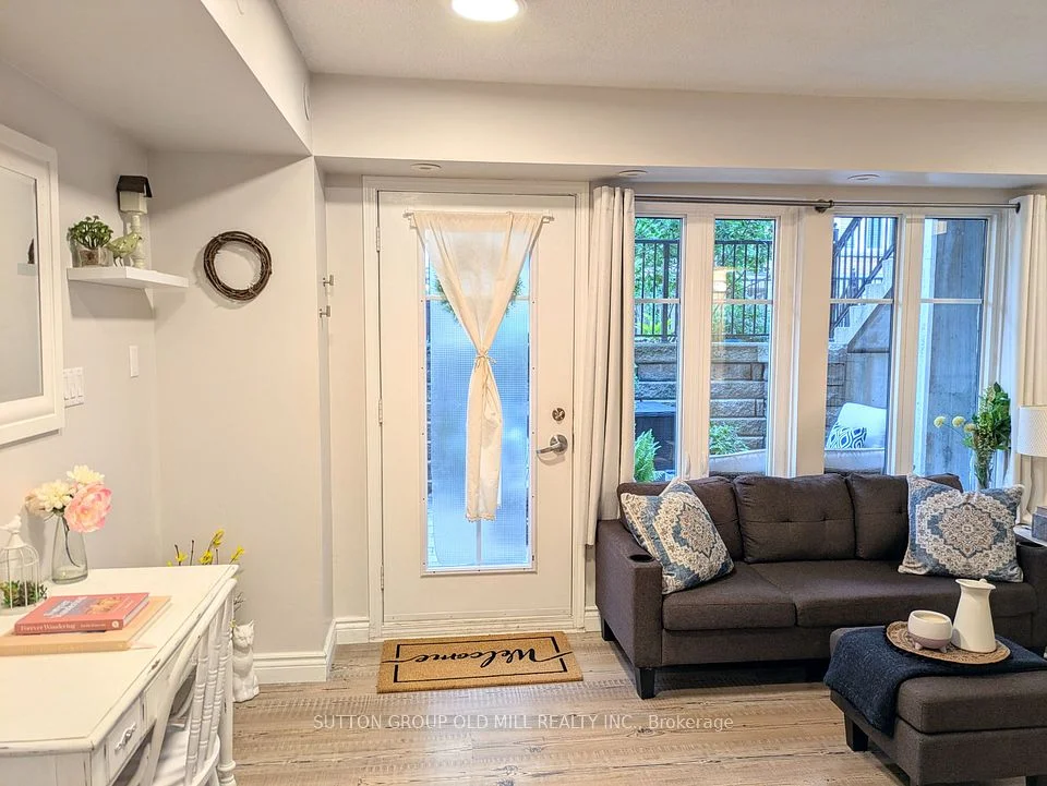 26 Western Battery Road 206, Toronto C01, ON M6K 3N9