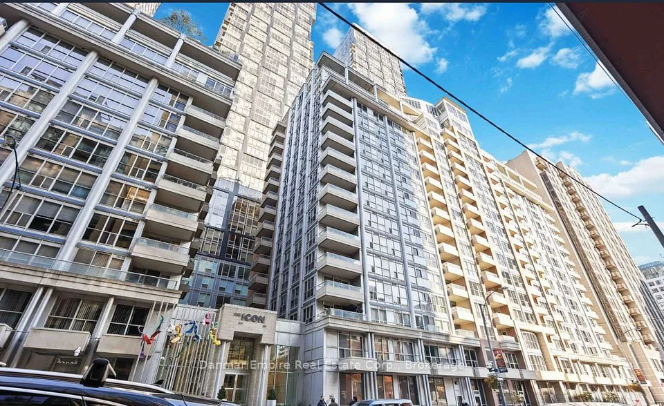 250 Wellington Street W 1242, Toronto C01, ON M5V 3P6