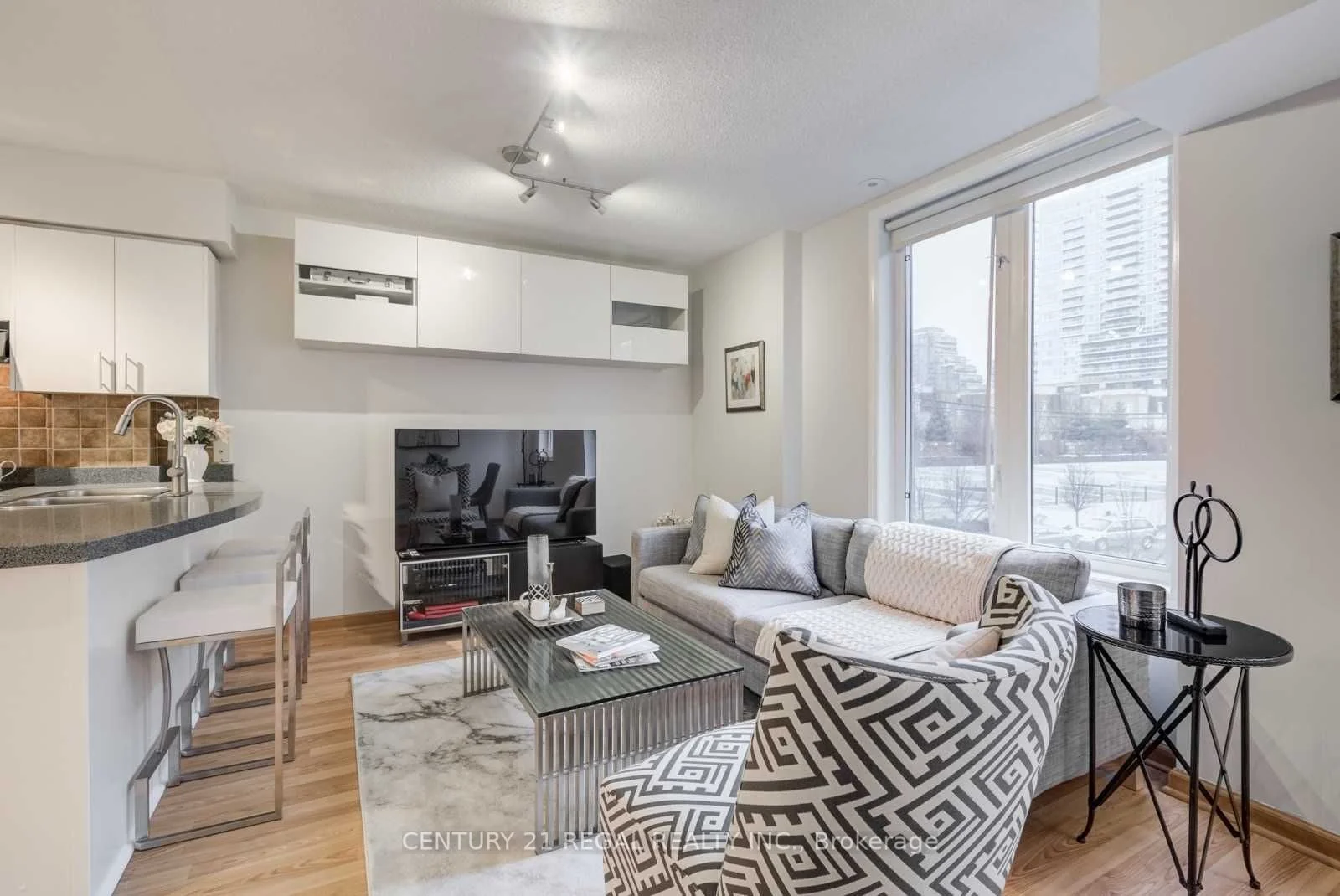 26 Douro Street 329, Toronto C01, ON M6K 3M4