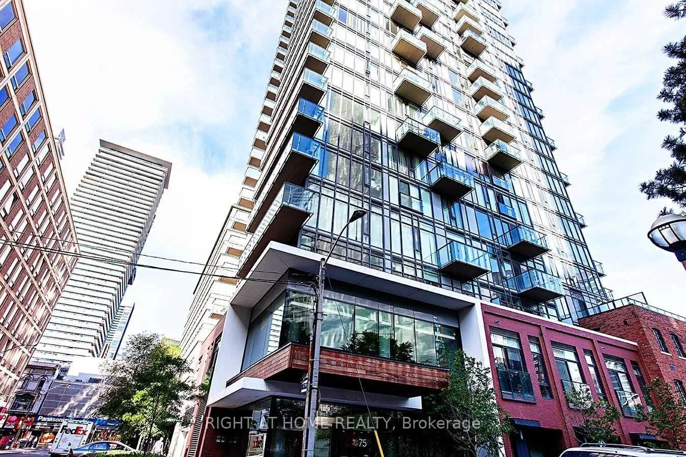 75 St Nicholas Street 605, Toronto C01, On M4y 0a5