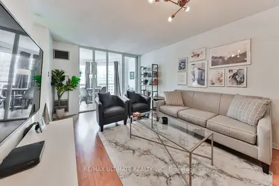 Condo Apartment in Toronto