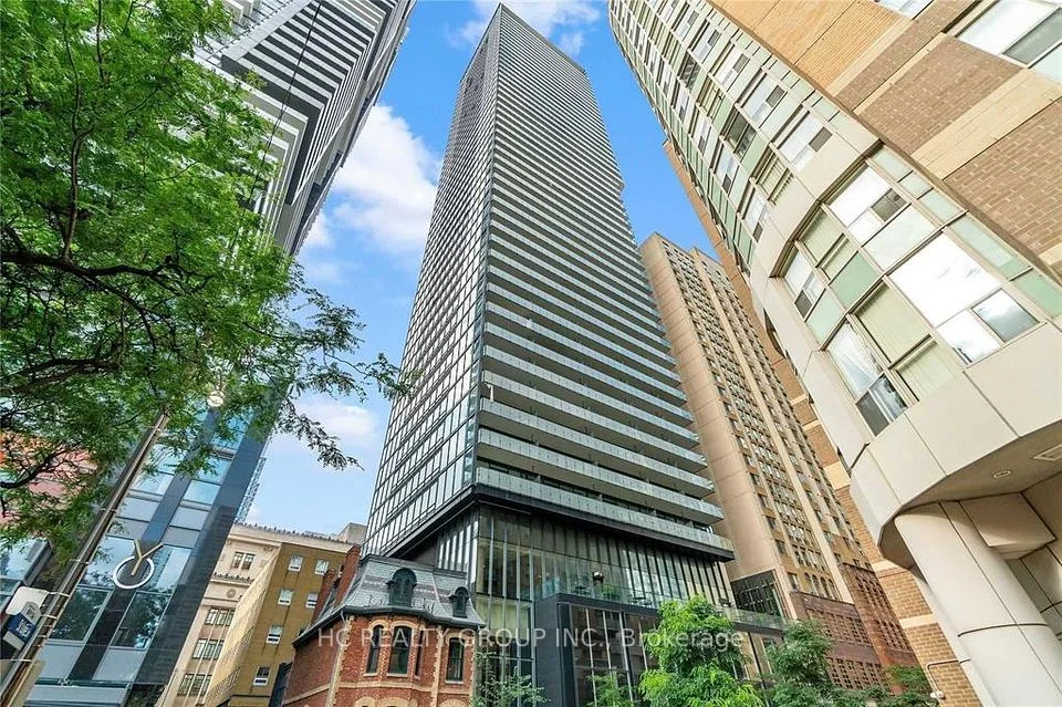 15 Grenville Street 1605, Toronto C01, On M4y 0b9