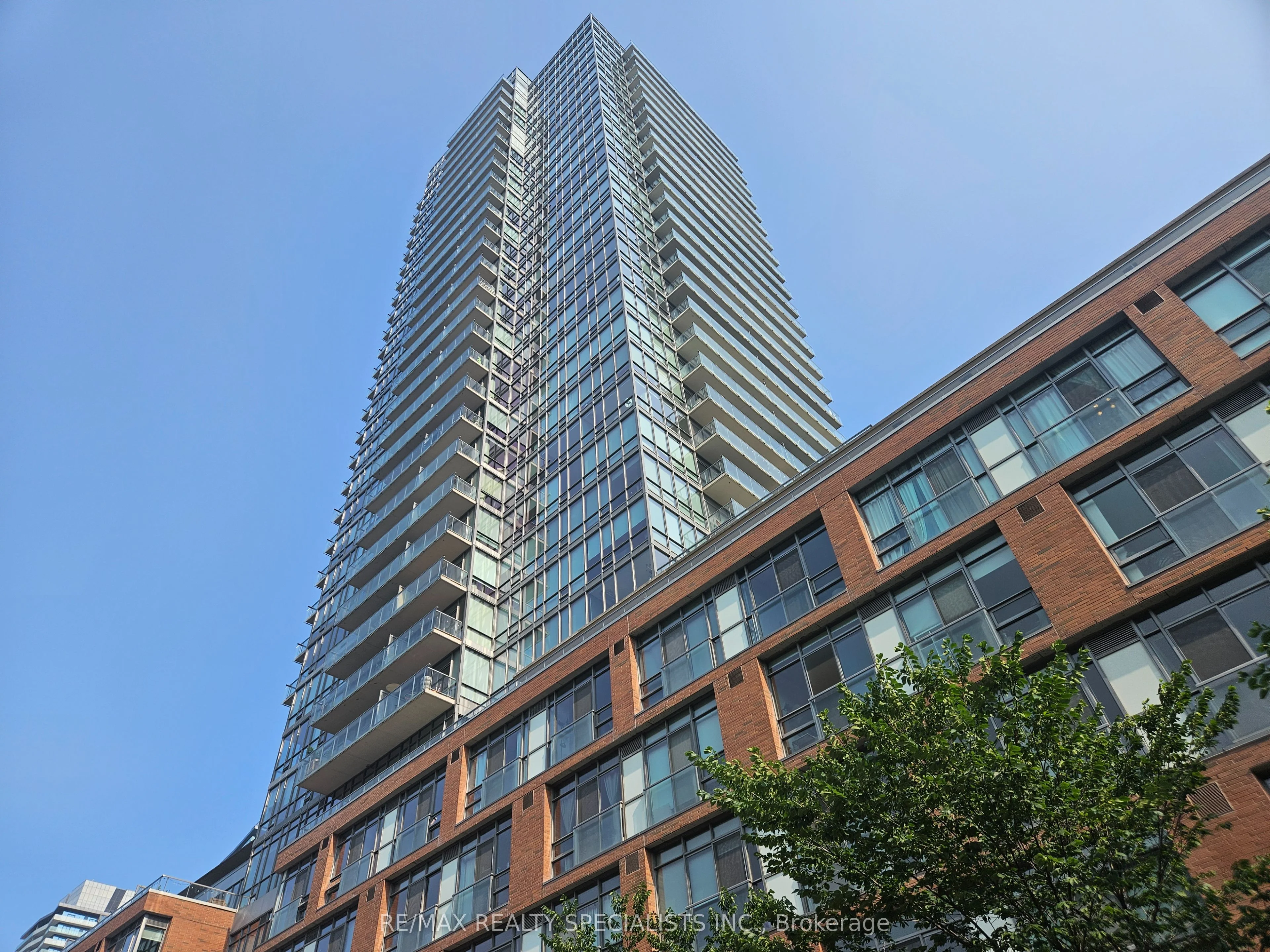 33 Mill Street 806, Toronto C08, ON M5A 3R3