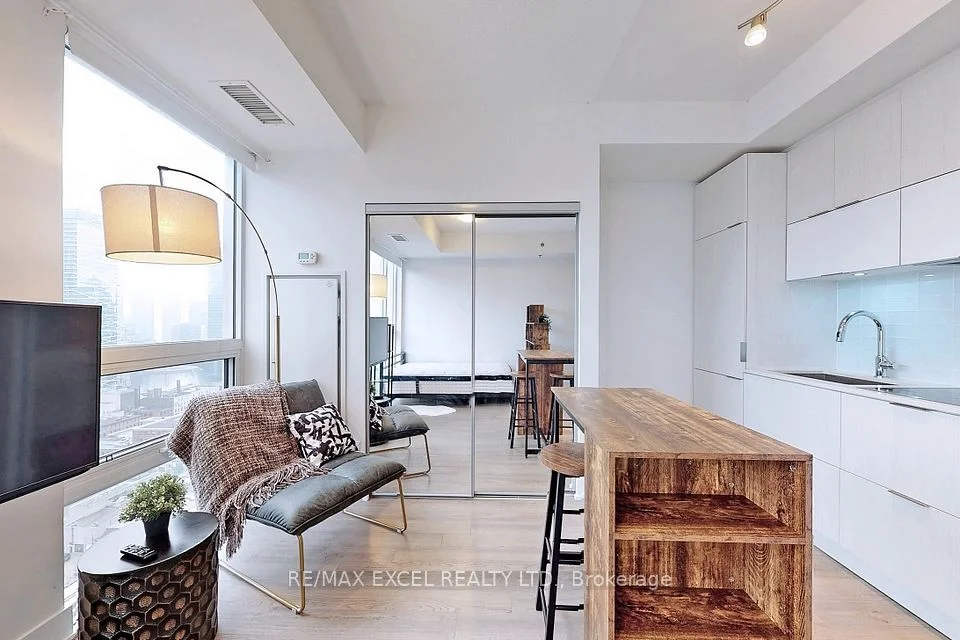 318 Richmond Street W 2505, Toronto C01, ON M5V 1X2