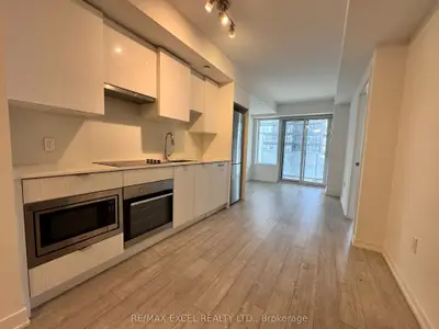 Condo Apartment in Toronto