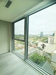 280 Dundas Street 1613, Toronto C01, On M5t 0e3