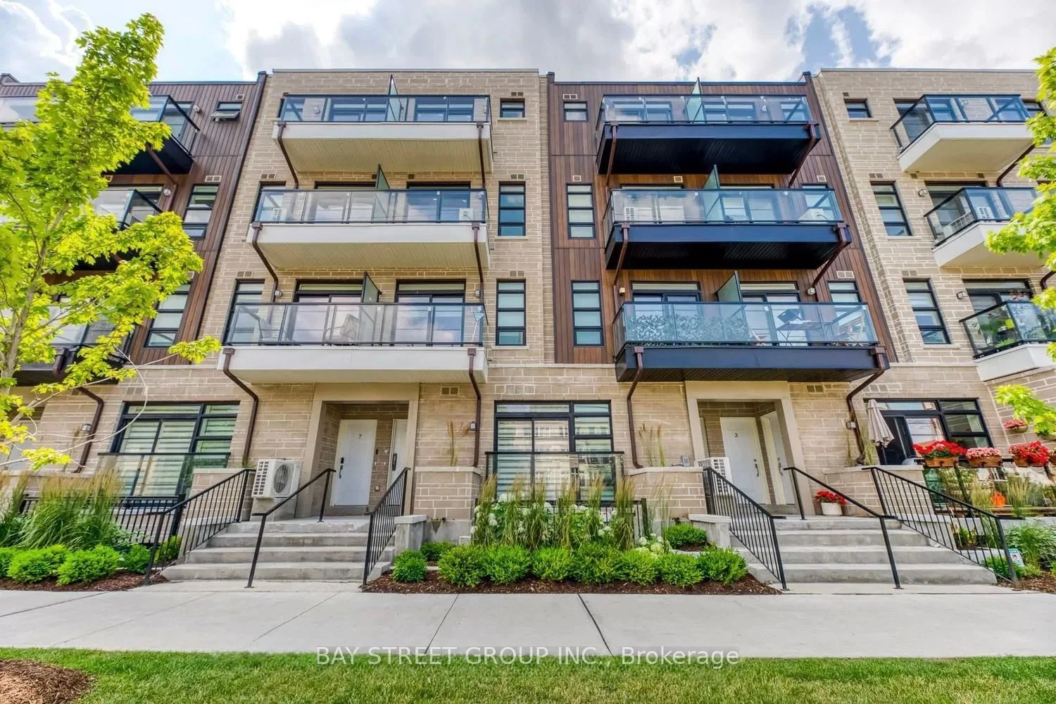 57 Finch Avenue W 33, Toronto C07, ON M2N 0K9