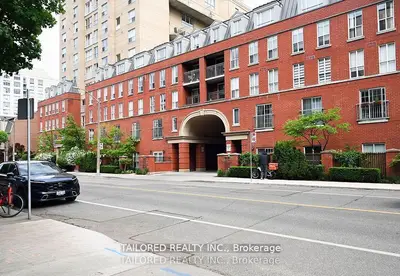 Condo Apartment in Toronto