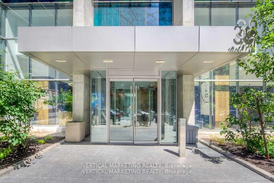 38 Grenville Street 3101, Toronto C01, ON M4Y 1A5