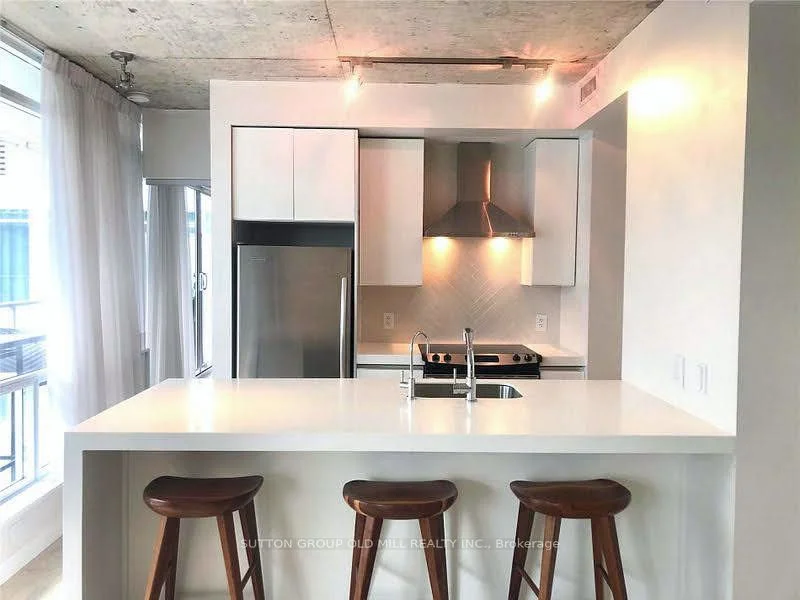 75 Portland Street 917, Toronto C01, ON M5V 2M9