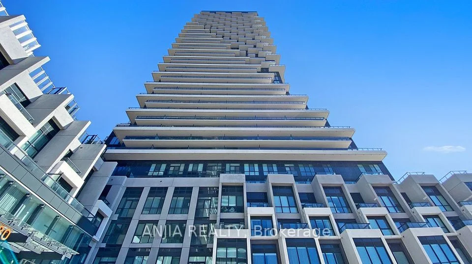 30 Inn On The Park Drive 1907, Toronto C13, ON M3C 0P7
