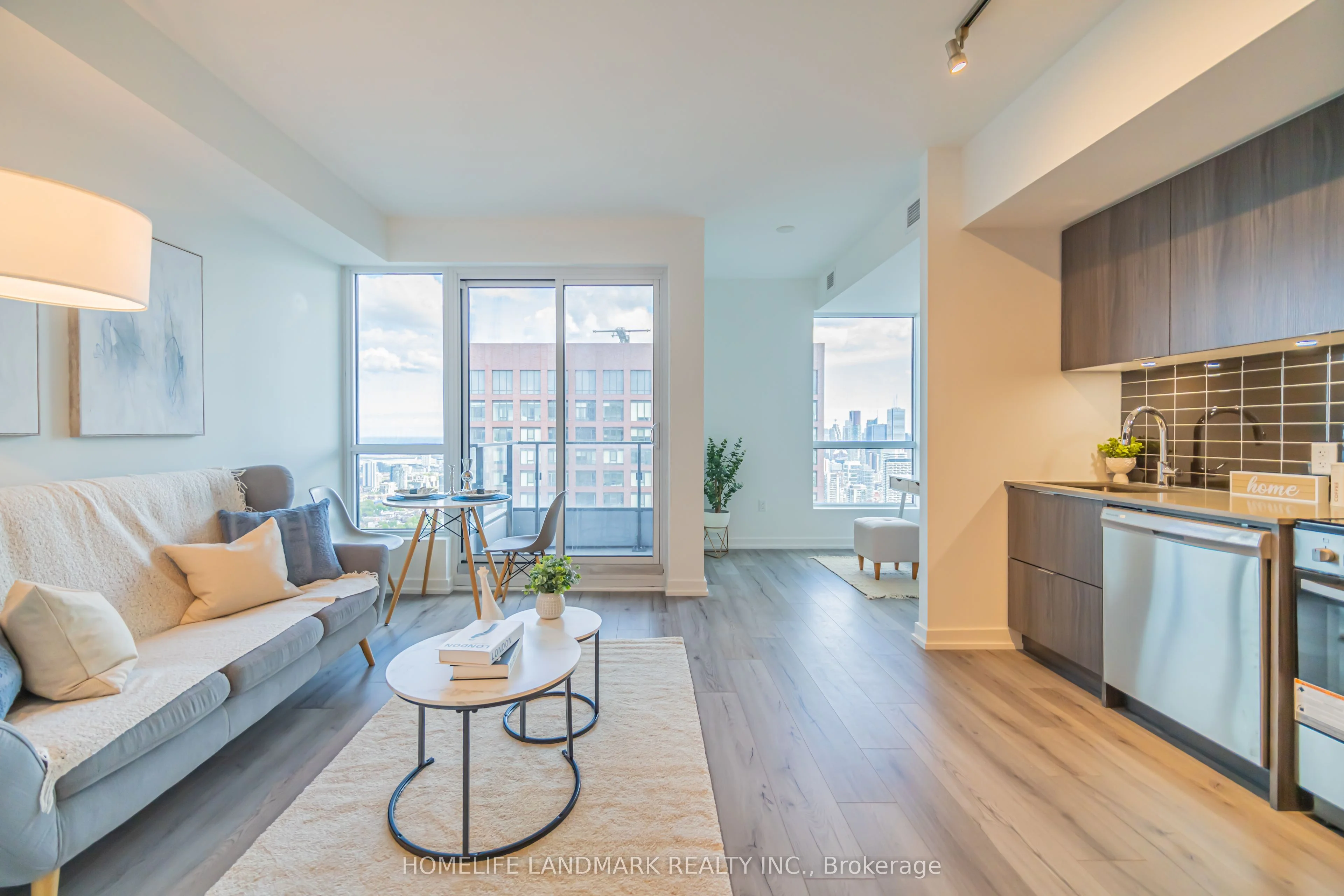 395 Bloor Street E 5001, Toronto C08, On M4w 0b4