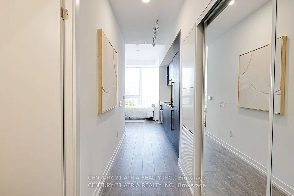 82 Dalhousie Street Ph09, Toronto C08, On M5b 0c5
