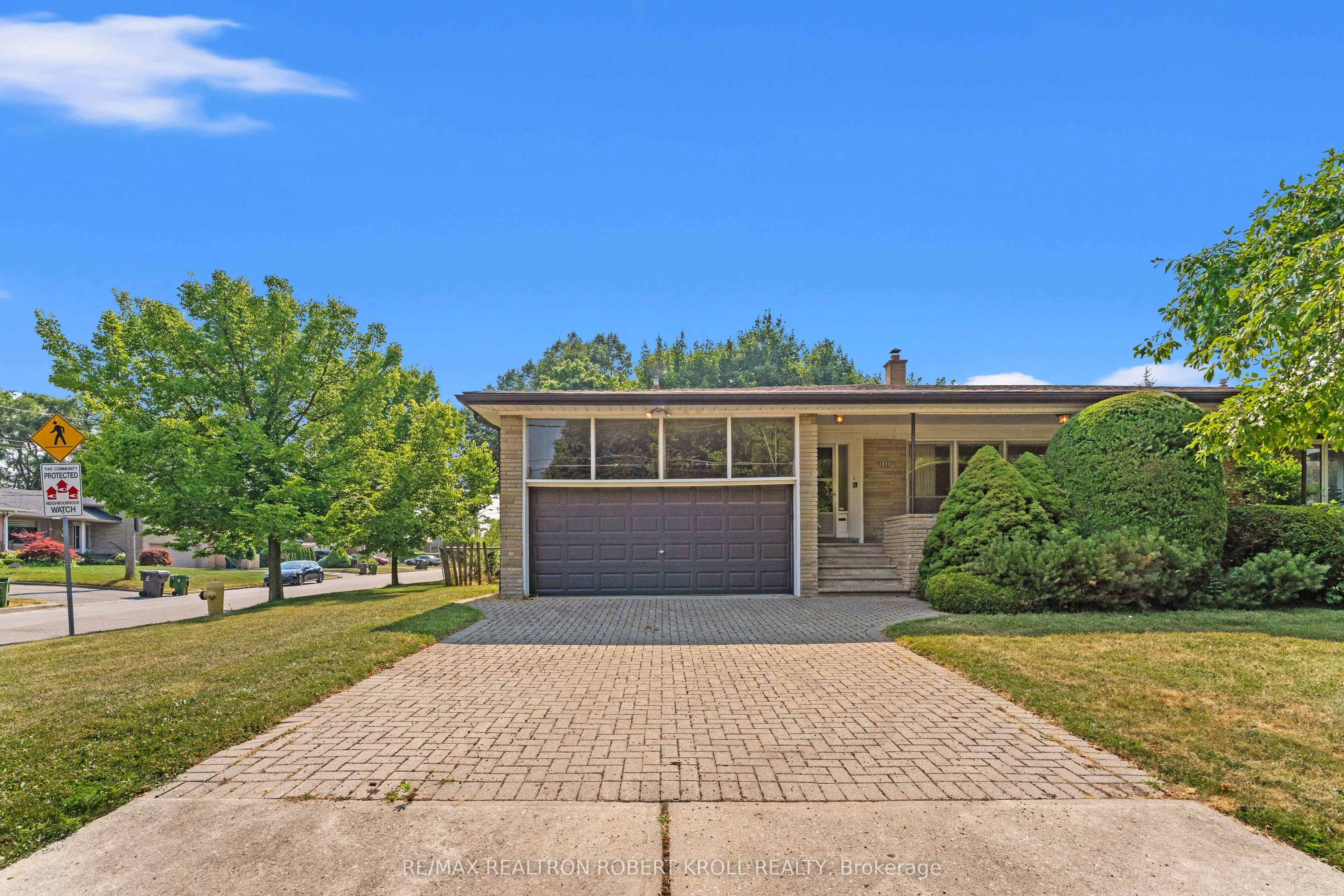 142 Faywood Boulevard, Toronto C06, ON M3H 2X7