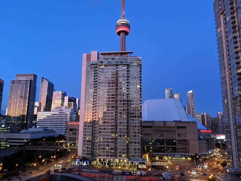 4000 Spadina Avenue 1019, Toronto C01, ON M5V 3Y9