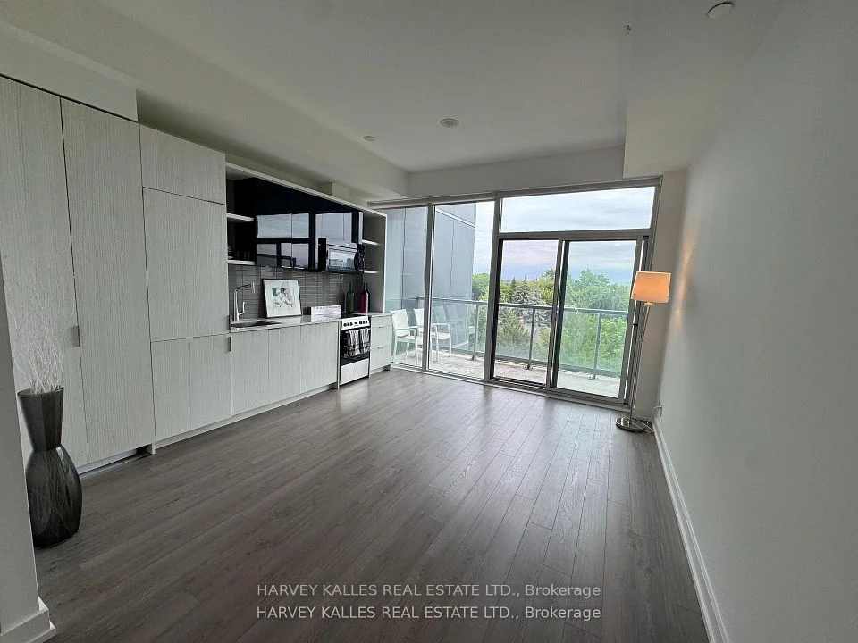 6 Parkwood Avenue 714, Toronto C03, ON M4V 2W8