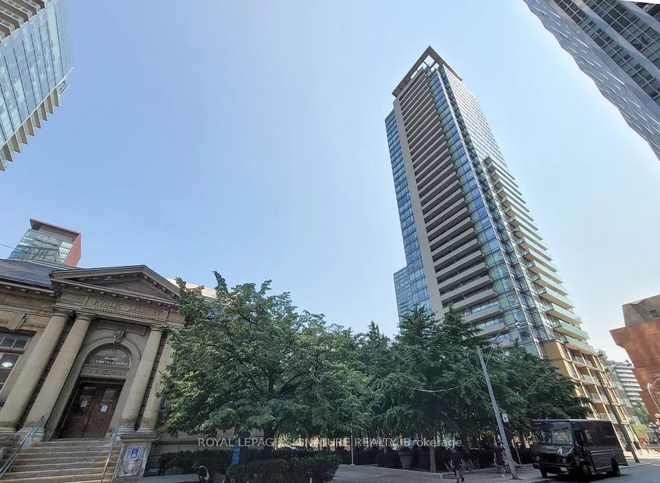 18 Yorkville Avenue 2205, Toronto C02, ON M4W 3Y8